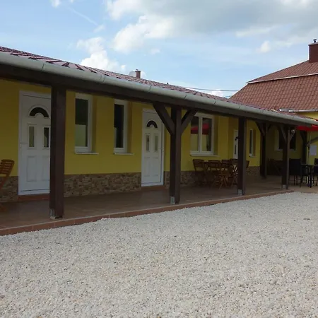 Apartamento La Familia Štúrovo